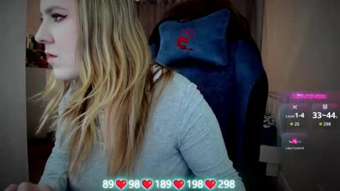 Snapshot of oliviamunk chatting on 10-04-25, 05:27 . online show from 10-04-25, 05:27