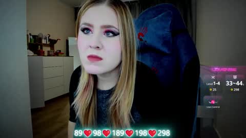 Snapshot of oliviamunk chatting on 10-10-25, 05:06 . online show from 10-10-25, 05:06