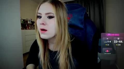 Snapshot of oliviamunk chatting on 10-11-25, 04:33 . online show from 10-11-25, 04:33