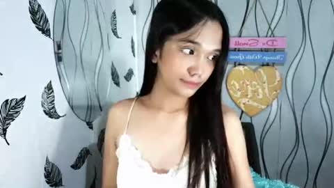 Snapshot of olivianiczxasshieerrraa6 chatting on 06-14-26, 05:15 NICOLE online show from 06-14-26, 05:15