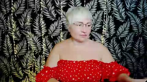 Snapshot of oliviaoskar_ chatting on 06-27-26, 10:53 Kelly online show from 06-27-26, 10:53