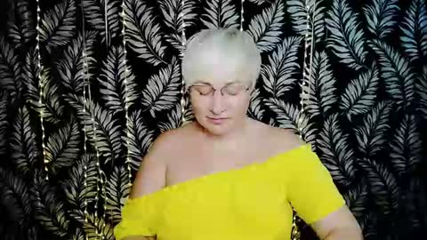 Snapshot of oliviaoskar_ chatting on 06-29-26, 10:26 Kelly online show from 06-29-26, 10:26