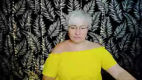 Snapshot of oliviaoskar_ chatting on 07-04-26, 10:10 Kelly online show from 07-04-26, 10:10