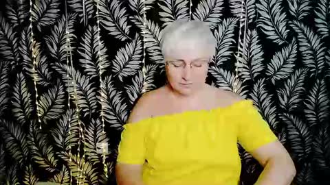 Snapshot of oliviaoskar_ chatting on 07-10-26, 10:07 Kelly online show from 07-10-26, 10:07