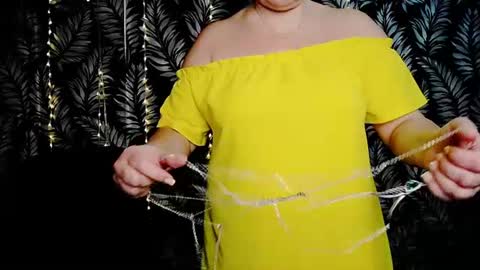 Snapshot of oliviaoskar_ chatting on 07-16-26, 10:10 Kelly online show from 07-16-26, 10:10