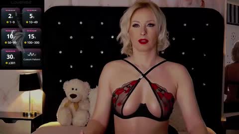 Snapshot of oliviashaw23 chatting on 02-09-25, 06:54 Olivia online show from 02-09-25, 06:54