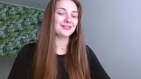 Olivia online show from 10-18-25, 04:26