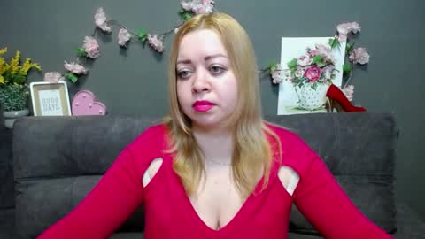Snapshot of oliviaverr chatting on 01-12-26, 04:45 Oliviaverr online show from 01-12-26, 04:45