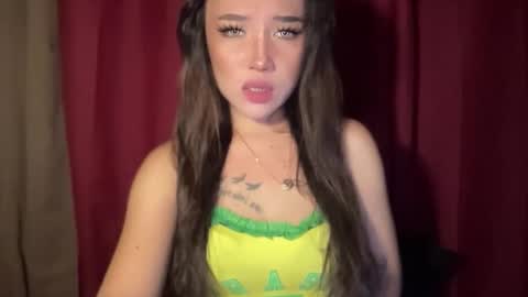 Snapshot of oliviaxxmore69 chatting on 03-03-26, 09:04 ZAINA online show from 03-03-26, 09:04