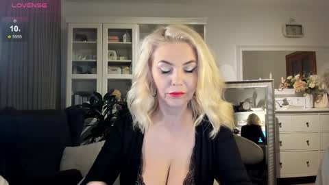 ollalla7 online show from 01-18-26, 08:23