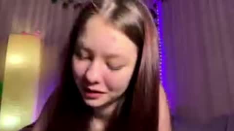 Snapshot of olliewagatsuma chatting on 05-05-26, 12:13 Emma online show from 05-05-26, 12:13