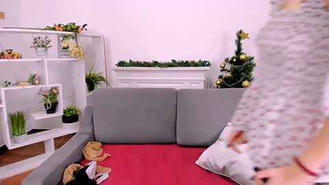 Snapshot of ollistiw chatting on 12-28-24, 02:43 Olli and Stiw online show from 12-28-24, 02:43