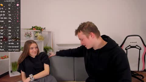 Snapshot of ollistiw chatting on 01-20-25, 09:46 Olli and Stiw online show from 01-20-25, 09:46