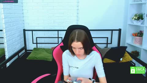 Snapshot of ollistiw chatting on 01-27-25, 06:19 Olli and Stiw online show from 01-27-25, 06:19