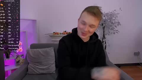 Snapshot of ollistiw chatting on 02-28-25, 09:47 Olli and Stiw online show from 02-28-25, 09:47