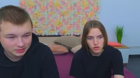 Snapshot of ollistiw chatting on 09-12-25, 08:36 Olli and Stiw online show from 09-12-25, 08:36