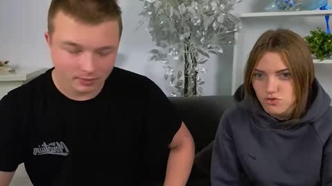 Snapshot of ollistiw chatting on 10-22-25, 08:14 Olli and Stiw online show from 10-22-25, 08:14