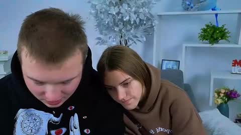 Snapshot of ollistiw chatting on 10-26-25, 07:03 Olli and Stiw online show from 10-26-25, 07:03