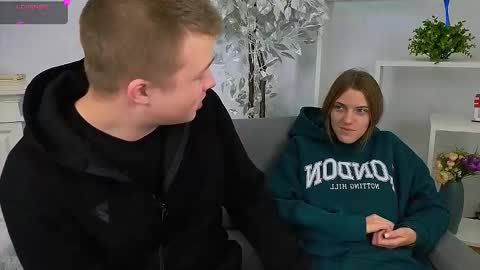 Snapshot of ollistiw chatting on 10-27-25, 07:34 Olli and Stiw online show from 10-27-25, 07:34