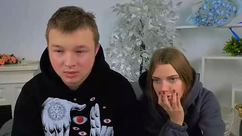 Snapshot of ollistiw chatting on 11-06-25, 08:48 Olli and Stiw online show from 11-06-25, 08:48