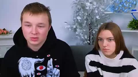 Snapshot of ollistiw chatting on 11-22-25, 08:57 Olli and Stiw online show from 11-22-25, 08:57