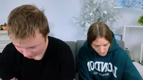 Snapshot of ollistiw chatting on 11-30-25, 08:07 Olli and Stiw online show from 11-30-25, 08:07