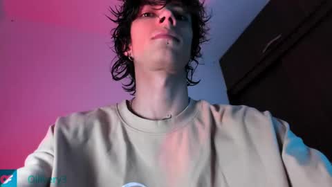 Snapshot of olliver___y chatting on 02-25-25, 02:58 online show from 02-25-25, 02:58