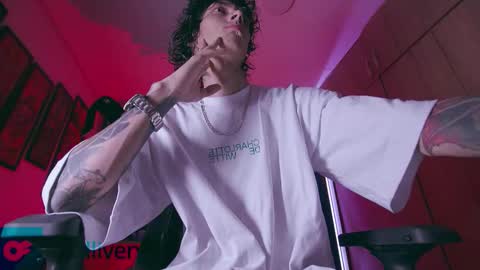     online show from 12-15-25, 02:38