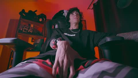     online show from 04-12-26, 01:54