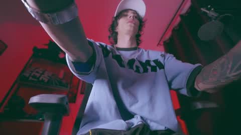     online show from 04-18-26, 12:36