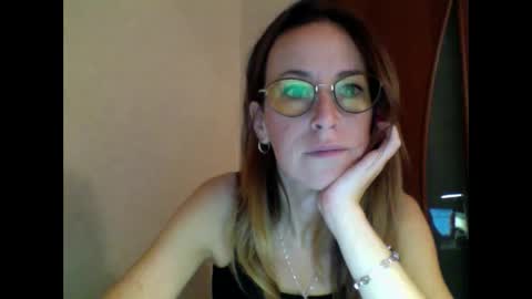 Snapshot of olyra11 chatting on 03-05-26, 05:42 olyra11 online show from 03-05-26, 05:42