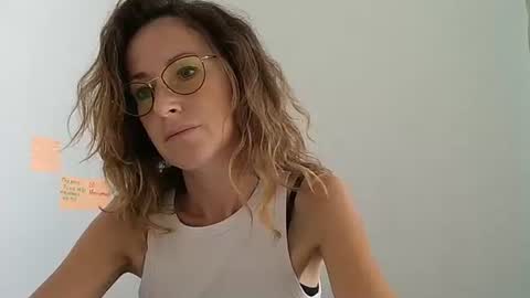 Snapshot of olyra11 chatting on 07-16-26, 01:17 olyra11 online show from 07-16-26, 01:17