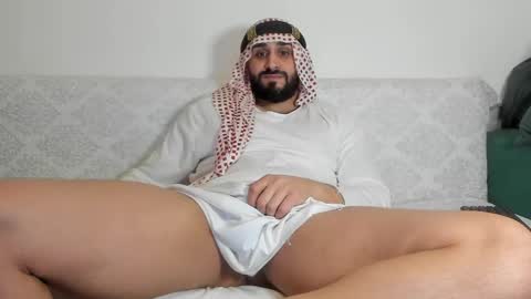 Snapshot of omar_xoxo chatting on 12-27-24, 01:00 Omar online show from 12-27-24, 01:00