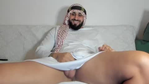 Snapshot of omar_xoxo chatting on 09-24-25, 08:56 Omar online show from 09-24-25, 08:56