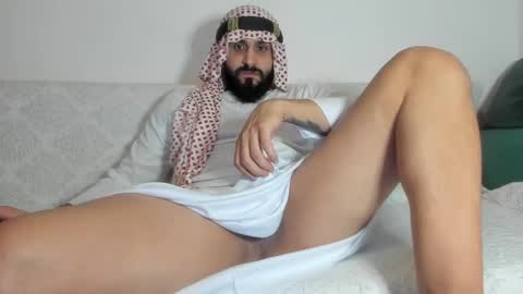 Snapshot of omar_xoxo chatting on 10-14-25, 08:20 Omar online show from 10-14-25, 08:20