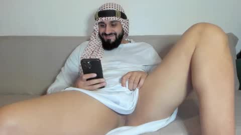 Snapshot of omar_xoxo chatting on 11-17-25, 07:25 Omar online show from 11-17-25, 07:25