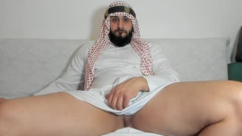 Snapshot of omar_xoxo chatting on 04-30-26, 09:30 Omar online show from 04-30-26, 09:30