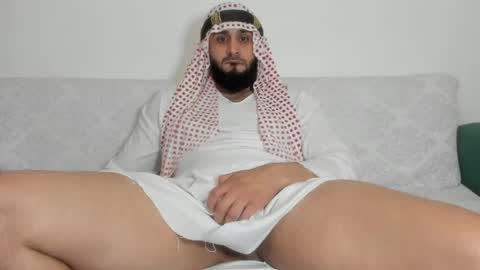 Snapshot of omar_xoxo chatting on 05-08-26, 06:41 Omar online show from 05-08-26, 06:41