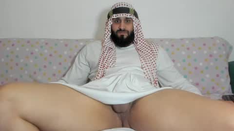 Snapshot of omar_xoxo chatting on 05-21-26, 06:53 Omar online show from 05-21-26, 06:53