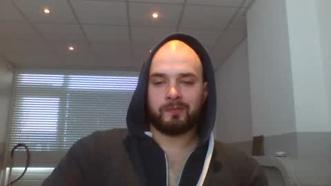 Snapshot of omgwhereim chatting on 12-03-24, 10:39 omgwhereim online show from 12-03-24, 10:39