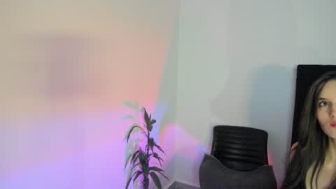 Snapshot of on_tefa chatting on 08-03-26, 06:34 Violette online show from 08-03-26, 06:34