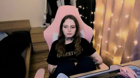 on_yxxx online show from 09-15-25, 07:58