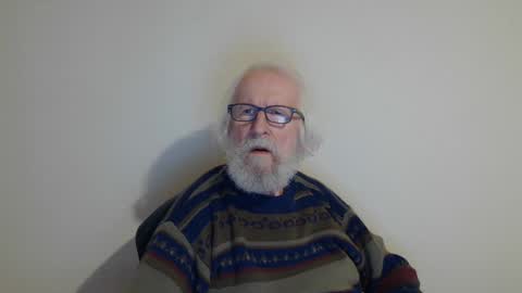 Snapshot of onanister chatting on 01-14-25, 06:28 Somewhere over the rainbow online show from 01-14-25, 06:28