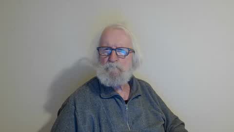 Snapshot of onanister chatting on 01-25-25, 09:14 Somewhere over the rainbow online show from 01-25-25, 09:14