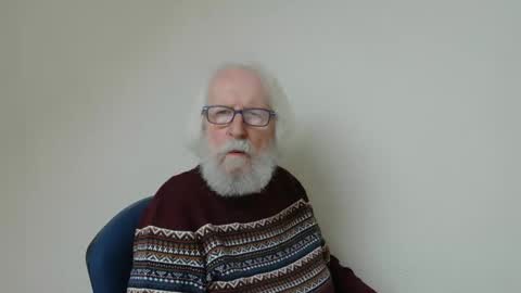 Snapshot of onanister chatting on 01-28-25, 01:27 Somewhere over the rainbow online show from 01-28-25, 01:27