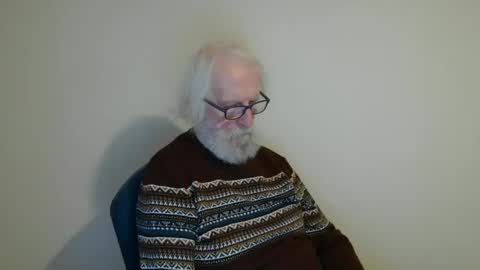 Snapshot of onanister chatting on 02-01-25, 04:11 Somewhere over the rainbow online show from 02-01-25, 04:11