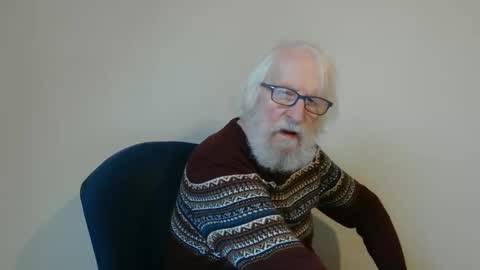 Snapshot of onanister chatting on 02-04-25, 08:13 Somewhere over the rainbow online show from 02-04-25, 08:13