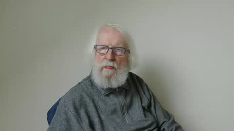 Snapshot of onanister chatting on 02-07-25, 01:22 Somewhere over the rainbow online show from 02-07-25, 01:22