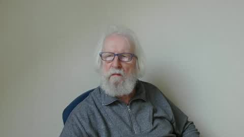 Snapshot of onanister chatting on 02-10-25, 08:31 Somewhere over the rainbow online show from 02-10-25, 08:31