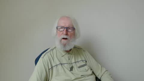 Snapshot of onanister chatting on 02-11-25, 01:30 Somewhere over the rainbow online show from 02-11-25, 01:30